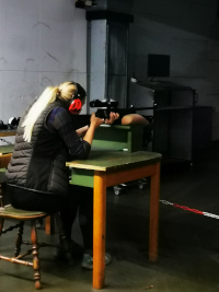 Jägerinnen im Schießkino Polch 